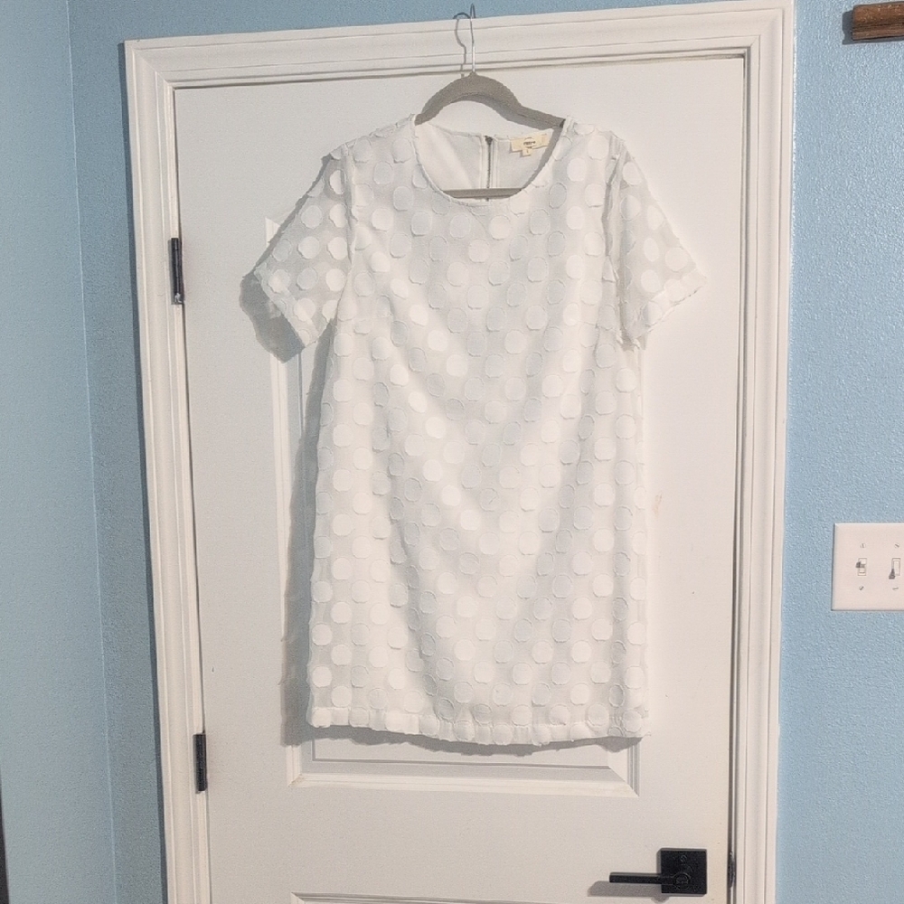Elegant White Textured Women's Dress